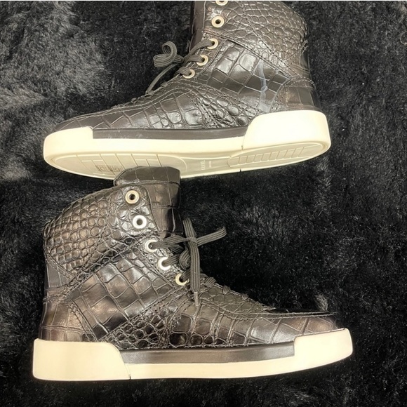 Authentic Chanel high top sneakers size 40 - Picture 5 of 5